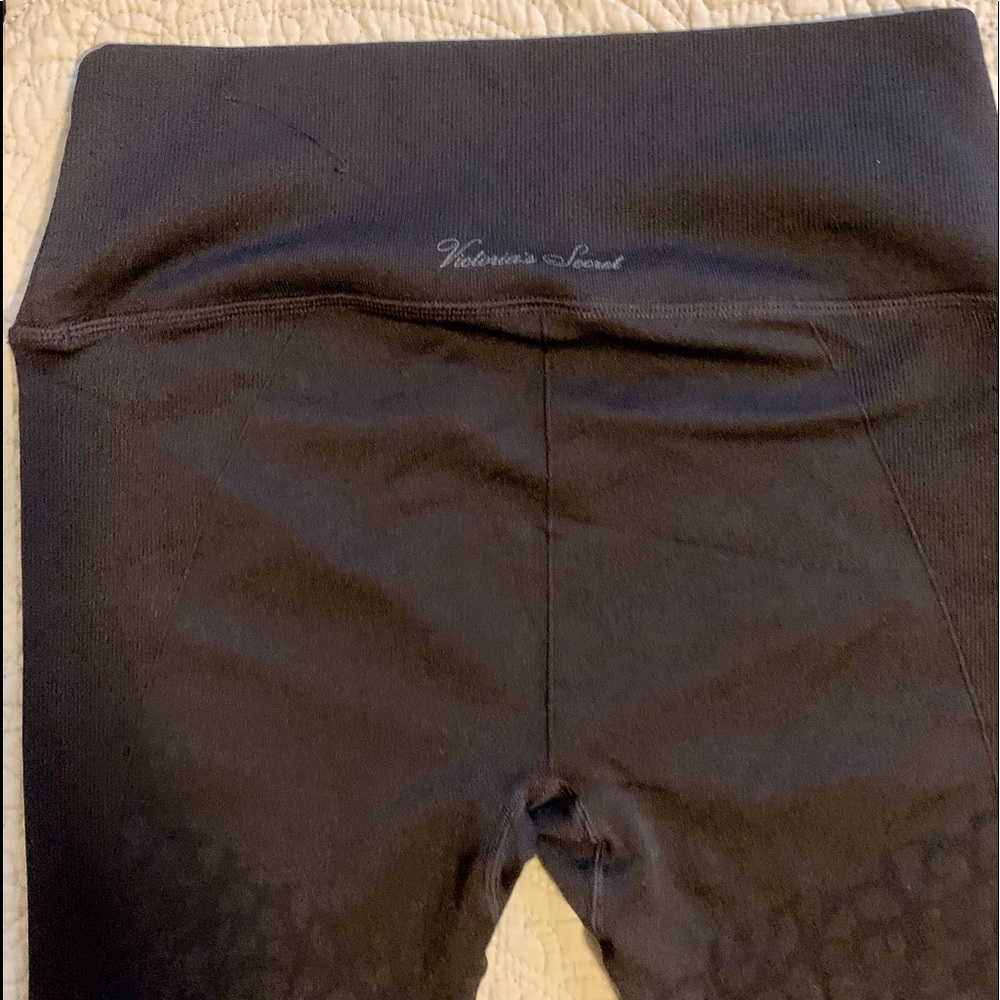 Victoria’s Secret smoothing crossover leggings